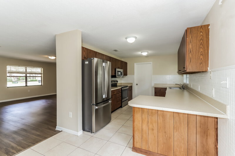 1,765/Mo, 3701 Red Oak Ct Lake Wales, FL 33898 Kitchen View