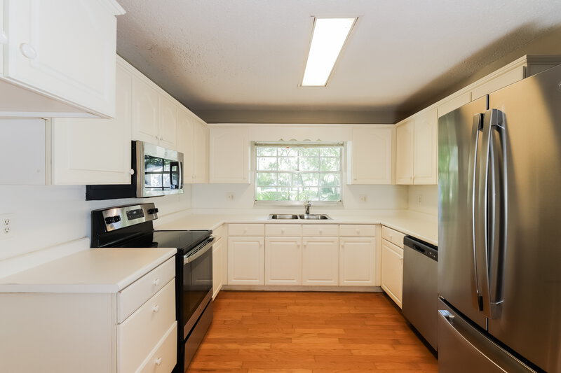 1,835/Mo, 1127 Circle Dr Lake Wales, FL 33853 Kitchen View