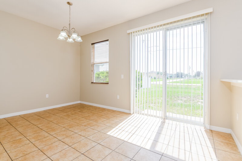 2,380/Mo, 1007 N Platte Way Poinciana, FL 34759 Dining Room View 2