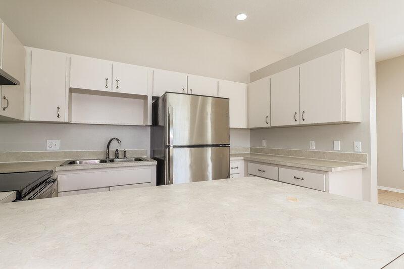 1,855/Mo, 504 N 7th St Haines City, FL 33844 Kitchen View 2