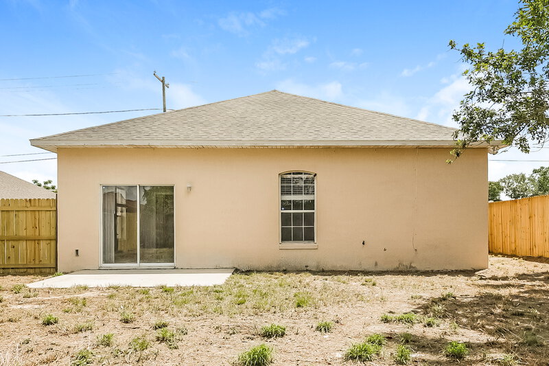 1,855/Mo, 504 N 7th St Haines City, FL 33844 Rear View