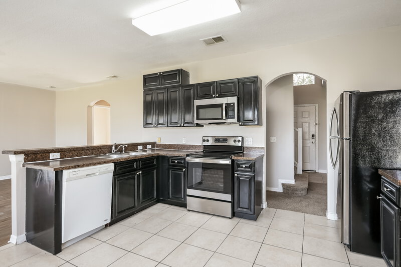 1,950/Mo, 609 Gila Dr Poinciana, FL 34759 Kitchen View