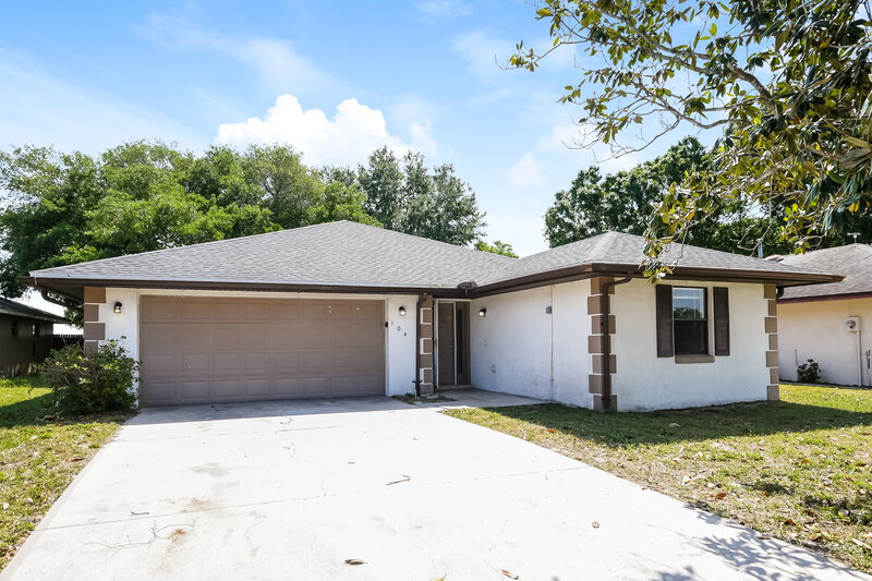 2,010/Mo, 104 Lk Daisy Terr Winter Haven, FL 33884 External View