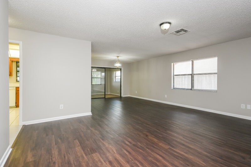 2,010/Mo, 104 Lk Daisy Terr Winter Haven, FL 33884 Living Room View