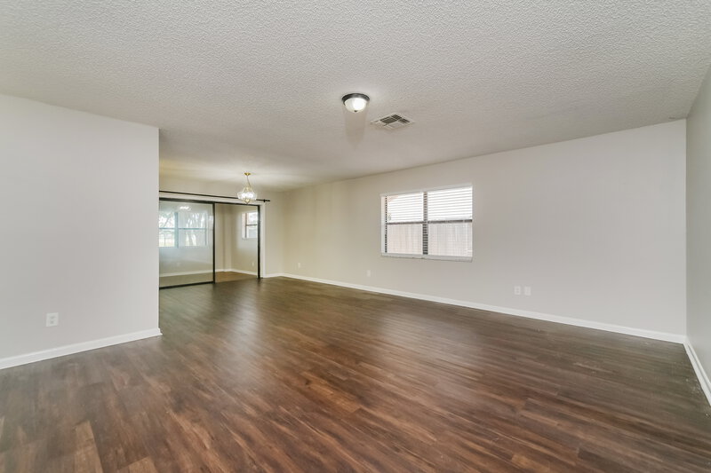 1,705/Mo, 104 Lk Daisy Terr Winter Haven, FL 33884 Living Room View