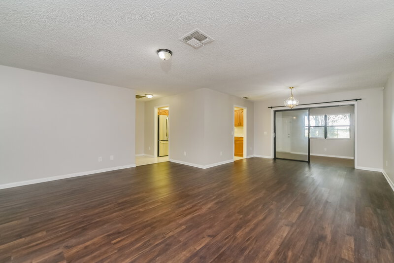 1,705/Mo, 104 Lk Daisy Terr Winter Haven, FL 33884 Living Room View 2