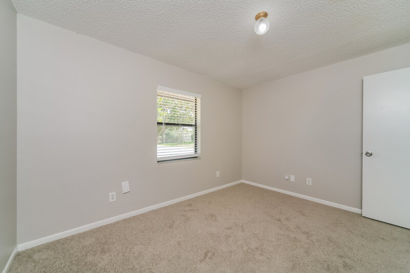 1,705/Mo, 104 Lk Daisy Terr Winter Haven, FL 33884 Bedroom View