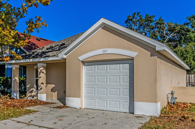 1,975/Mo, 1317 S Park Avenue Winter Garden, FL 34787 Front View