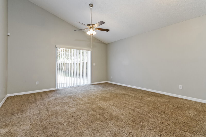 1,975/Mo, 1317 S Park Avenue Winter Garden, FL 34787 Living Room View 3