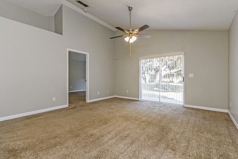 1,975/Mo, 1317 S Park Avenue Winter Garden, FL 34787 Living Room View 4