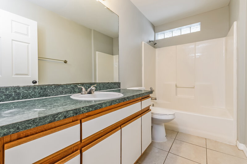 1,975/Mo, 1317 S Park Avenue Winter Garden, FL 34787 Bathroom View