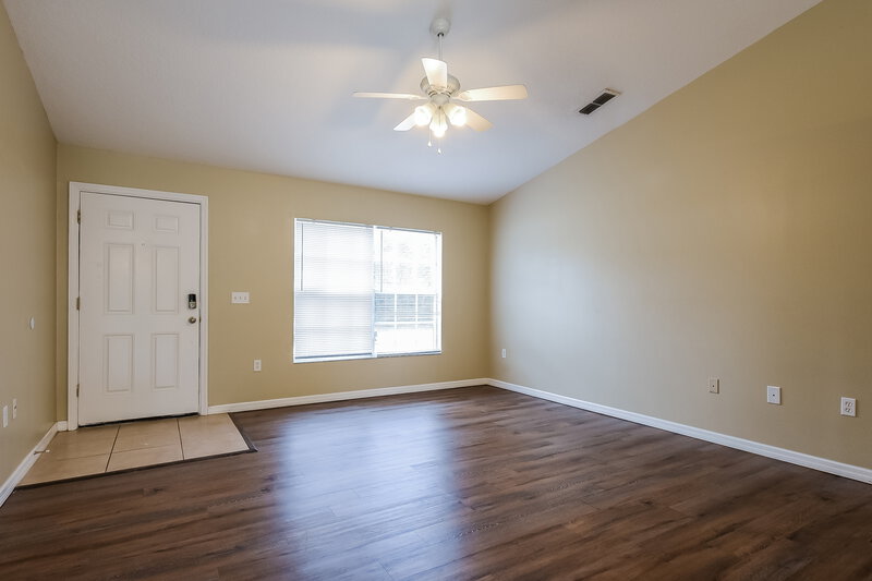 1,755/Mo, 1315 6th Avenue Deland, FL 32724 Living Room View