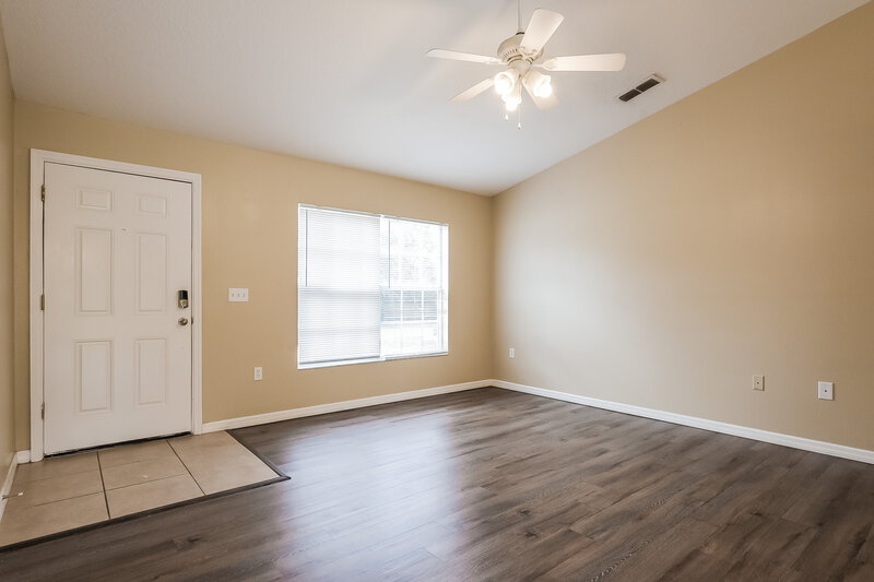 1,755/Mo, 1315 6th Avenue Deland, FL 32724 Living Room View 2