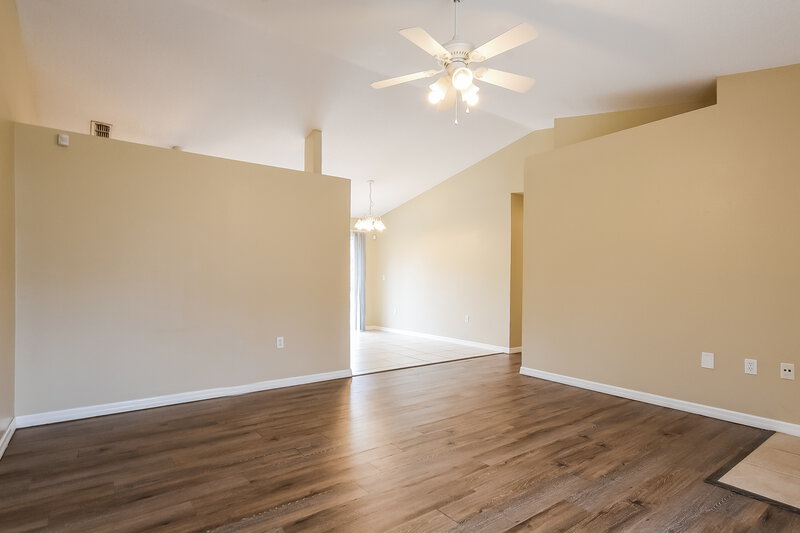 1,755/Mo, 1315 6th Avenue Deland, FL 32724 Living Room View 3