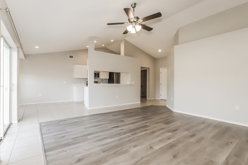 1,735/Mo, 2324 Sunset Pointe Dr Lake Wales, FL 33898 Living Room View 2