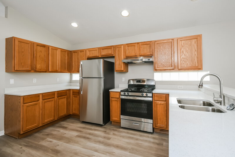 3,360/Mo, 1167 Sophia Blvd Winter Haven, FL 33881 Kitchen View 2