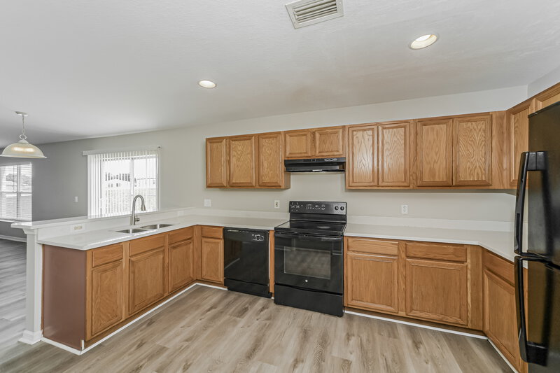 1,885/Mo, 1401 Punta Gorda Drive Poinciana, FL 34759 Kitchen View 2
