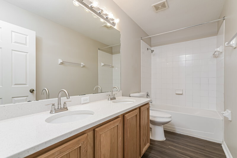1,885/Mo, 1401 Punta Gorda Drive Poinciana, FL 34759 Bathroom View