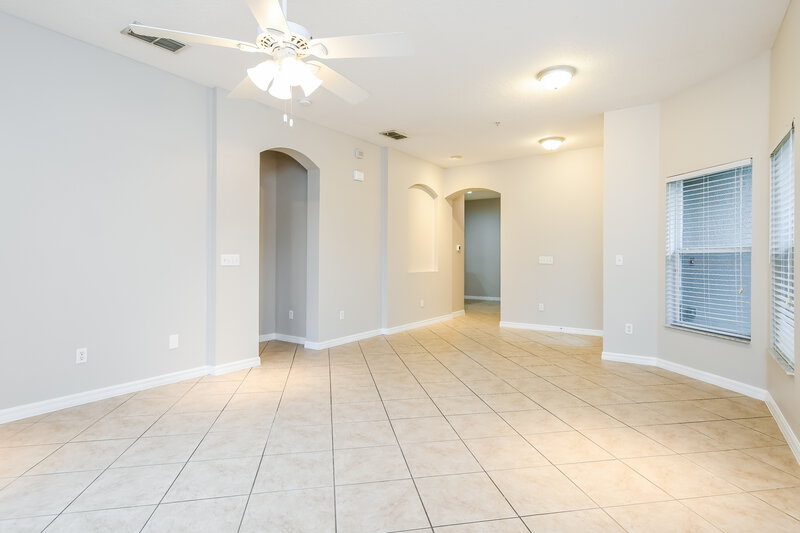 2,305/Mo, 1050 Wickerwood St Ocoee, FL 34761 Living Room View 2