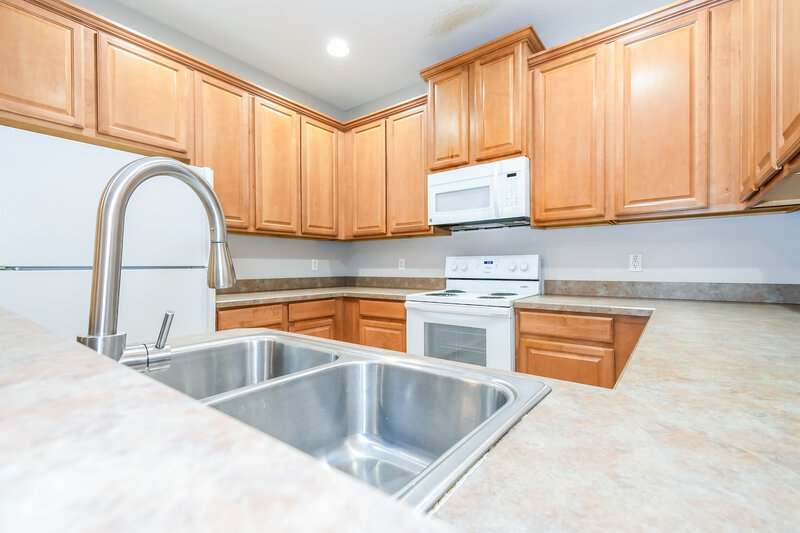 2,305/Mo, 1050 Wickerwood St Ocoee, FL 34761 Kitchen View