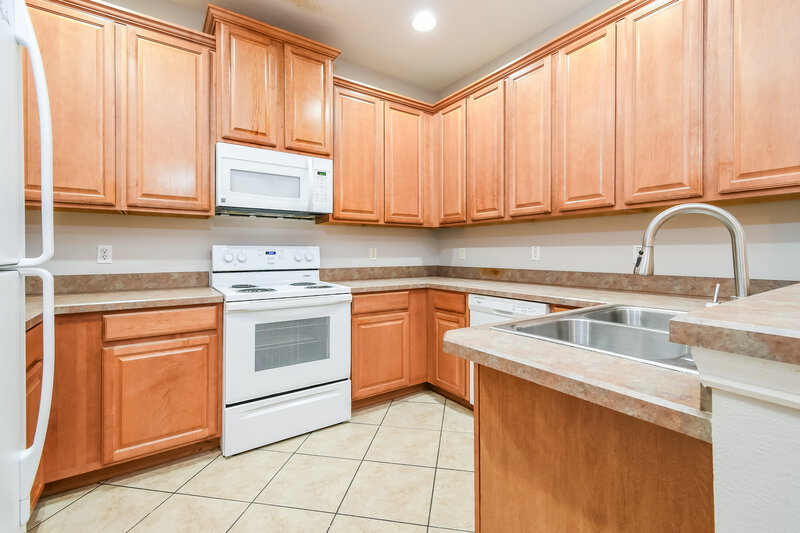 2,305/Mo, 1050 Wickerwood St Ocoee, FL 34761 Kitchen View 2