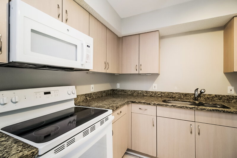 2,175/Mo, 8535 Plumeria Ave Orlando, FL 32825 Kitchen View 2