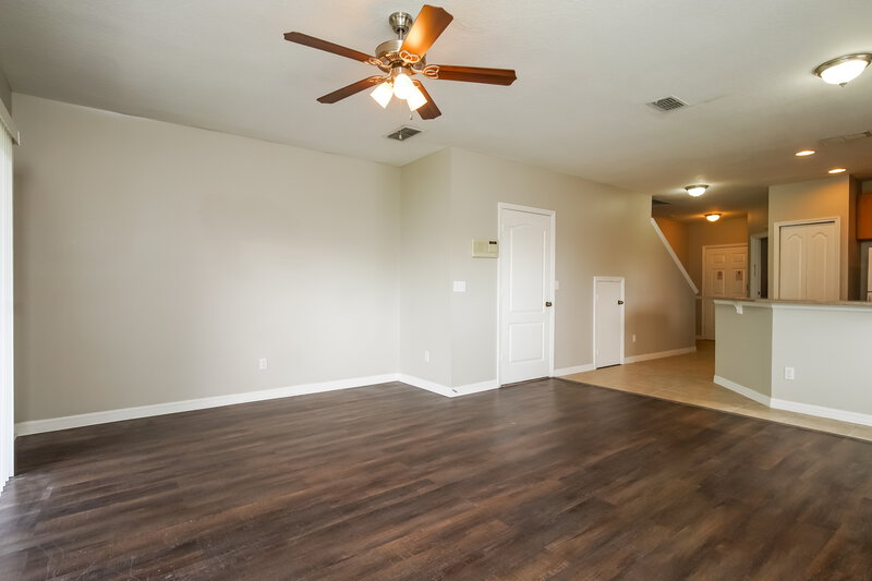 2,170/Mo, 9394 FLOWERING COTTONWOOD RD Unit 58 Orlando, FL 32832 Living Room View 3