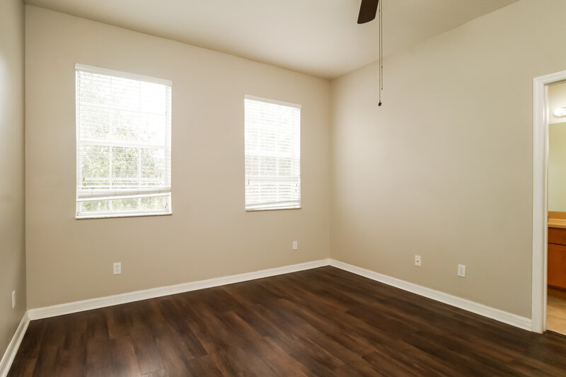 2,170/Mo, 9394 FLOWERING COTTONWOOD RD Unit 58 Orlando, FL 32832 Main Bedroom View