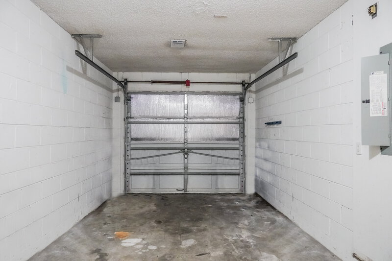 2,075/Mo, 2908 Summer Winds Cir Saint Cloud, FL 34769 Garage View