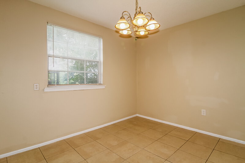 0/Mo, 3998 Versailles Dr Orlando, FL 32808 Dining Room View
