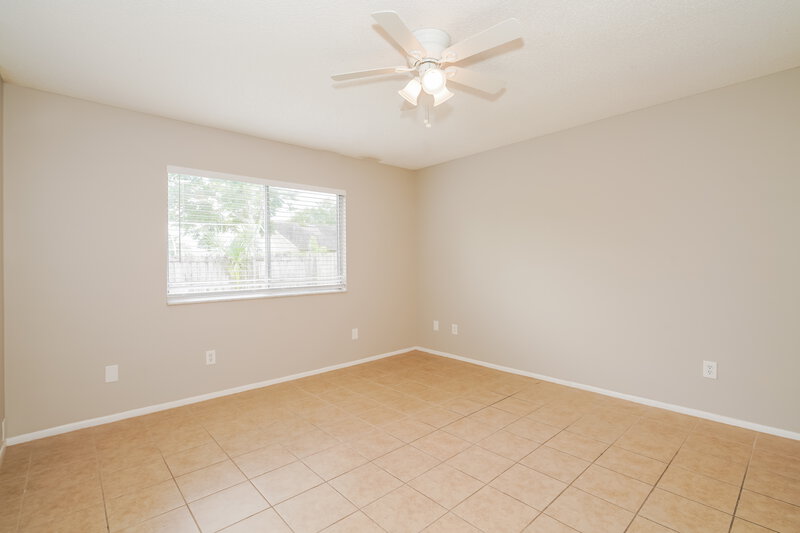 2,125/Mo, 2510 Oak Hollow Dr Kissimmee, FL 34744 Main Bedroom View
