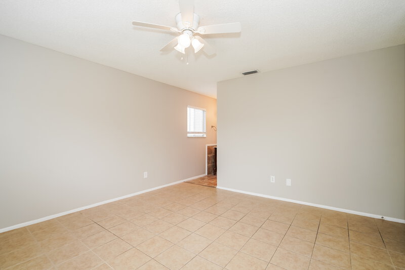 2,125/Mo, 2510 Oak Hollow Dr Kissimmee, FL 34744 Main Bedroom View 2