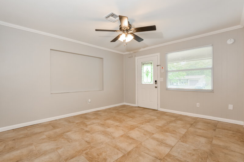 1,910/Mo, 1094 Whitewood Dr Deltona, FL 32725 Living Room View