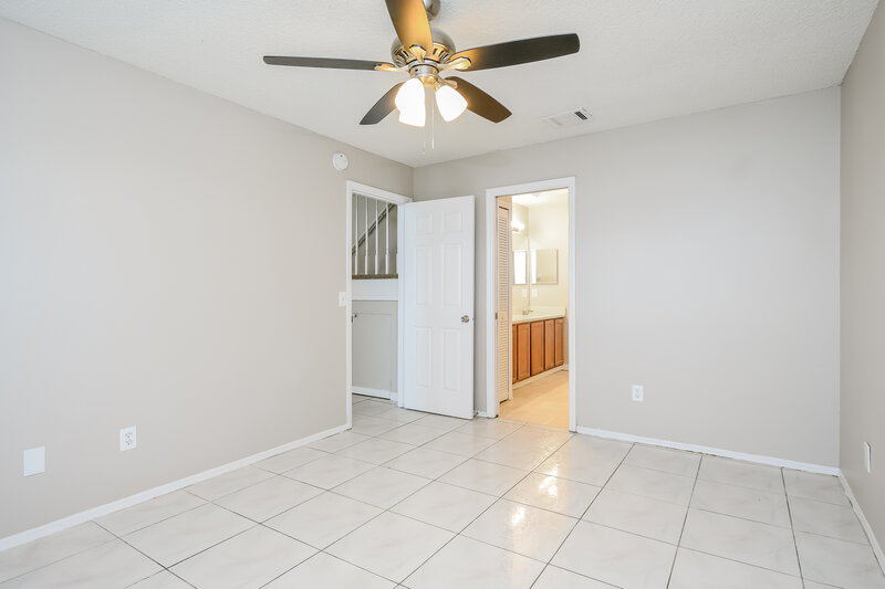 3,760/Mo, 305 Palmview Ct Kissimmee, FL 34743 Main Bedroom View 2