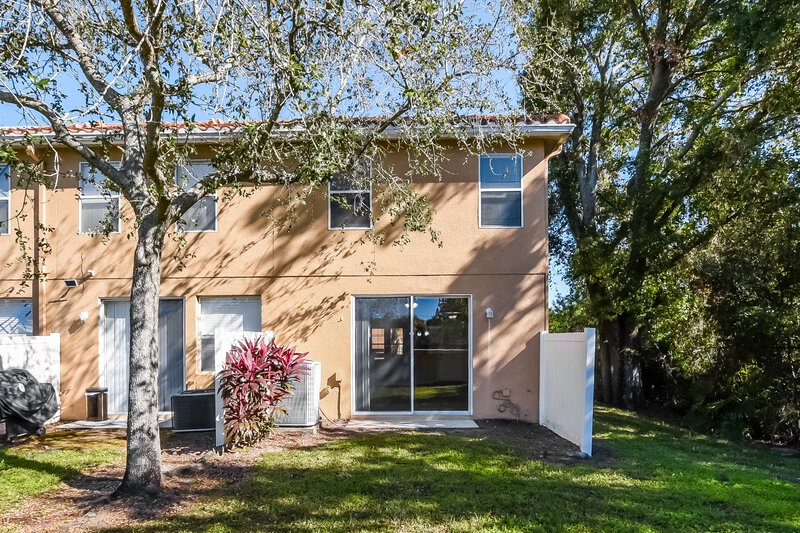 1,725/Mo, 5232 Paradise Cay Circle Kissimmee, FL 34746 Rear View