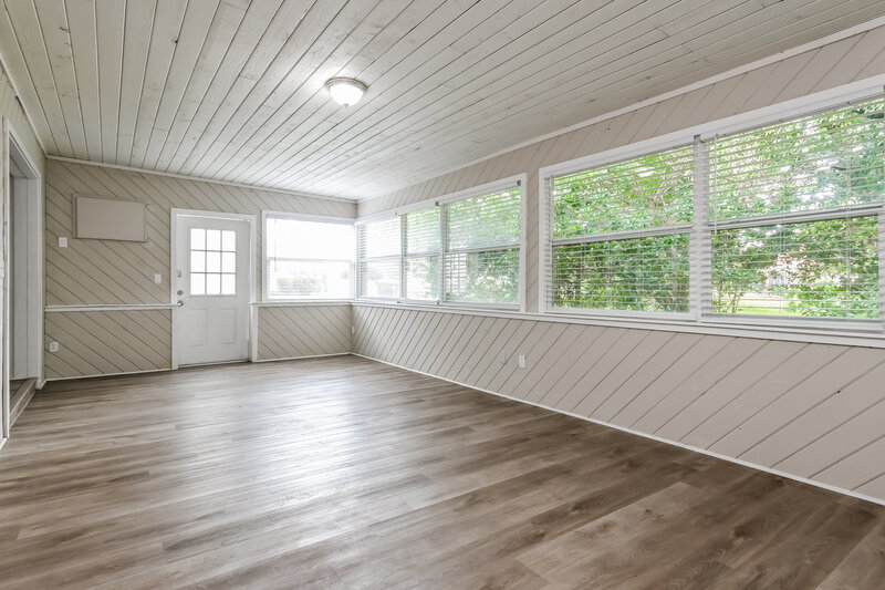 2,090/Mo, 10412 Manassas Cir Orlando, FL 32821 Sun Room View 2