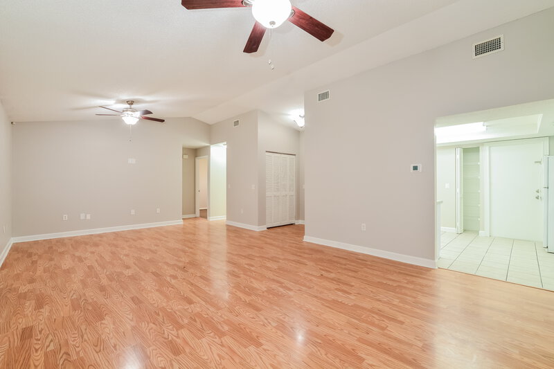 1,965/Mo, 12631 Bay Hill Dr Grand Island, FL 32735 Dining Room View