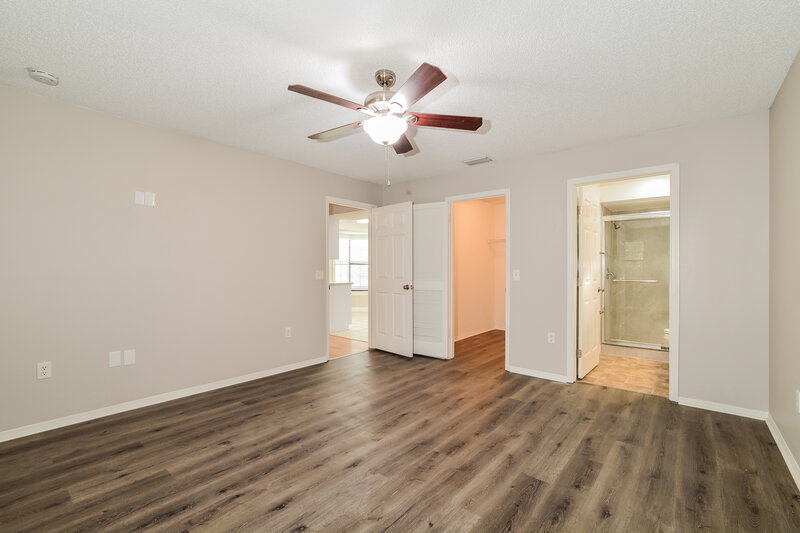 1,965/Mo, 12631 Bay Hill Dr Grand Island, FL 32735 Main Bedroom View