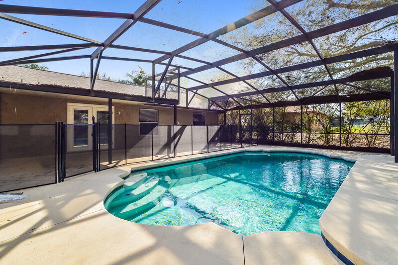 1,965/Mo, 12631 Bay Hill Dr Grand Island, FL 32735 Rear View