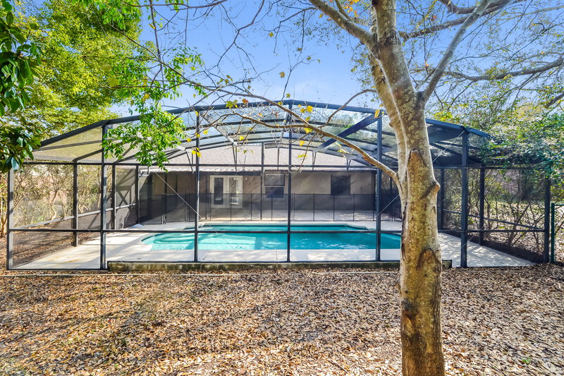 1,965/Mo, 12631 Bay Hill Dr Grand Island, FL 32735 Rear View 2