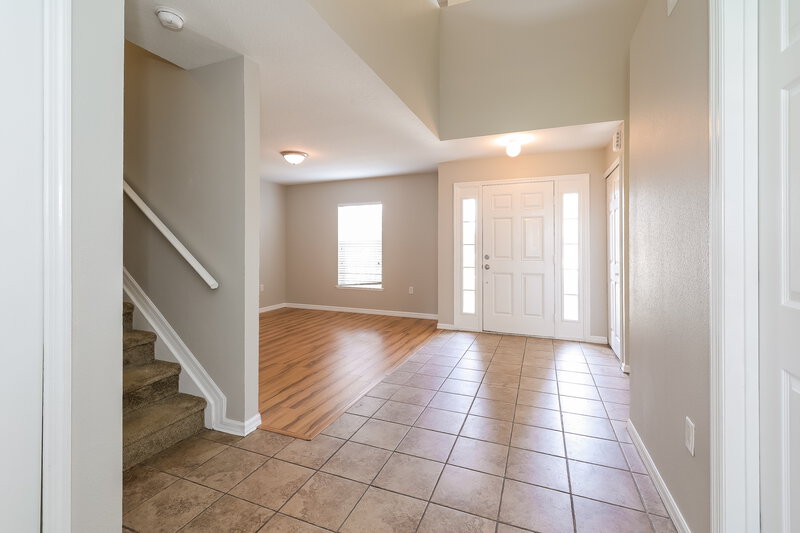 2,480/Mo, 1182 Kittansett Ln Auburndale, FL 33823 Foyer View 2