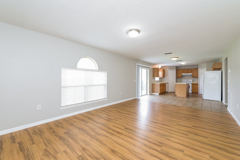 2,480/Mo, 1182 Kittansett Ln Auburndale, FL 33823 Living Room View 2
