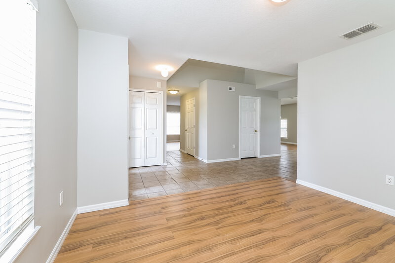 2,480/Mo, 1182 Kittansett Ln Auburndale, FL 33823 Dining Room View 3