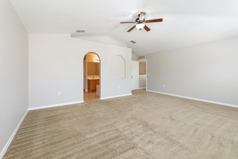 2,480/Mo, 1182 Kittansett Ln Auburndale, FL 33823 Main Bedroom View 2