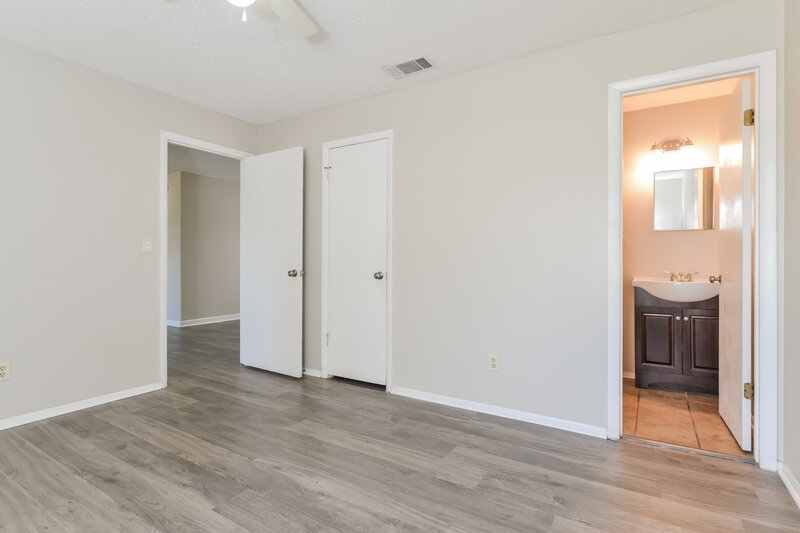 1,720/Mo, 270 Crestview Dr Clermont, FL 34711 Main Bedroom View 2