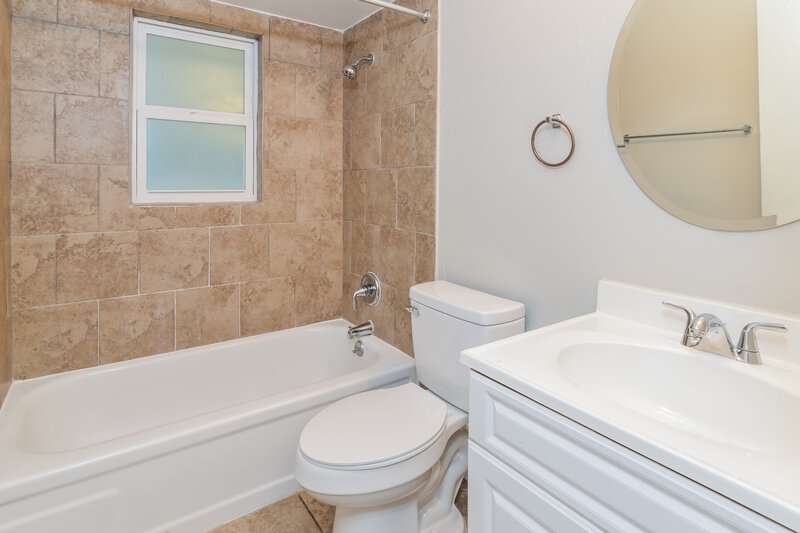 1,720/Mo, 270 Crestview Dr Clermont, FL 34711 Bathroom View