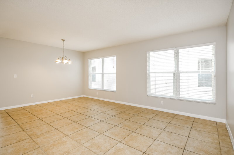 2,360/Mo, 4431 BLEASDALE AVE Orlando, FL 32808 Living Room View