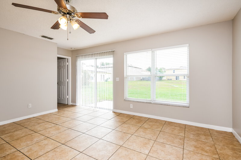 2,360/Mo, 4431 BLEASDALE AVE Orlando, FL 32808 Family Room View