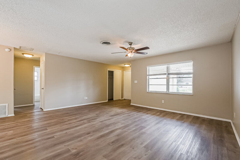 2,205/Mo, 10945 Tangora St Orlando, FL 32825 Living Room View