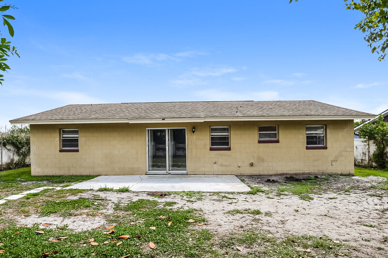 2,205/Mo, 10945 Tangora St Orlando, FL 32825 Rear View